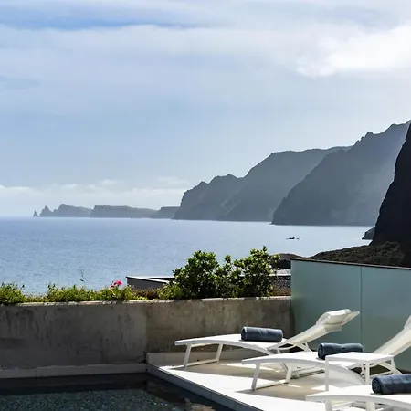 Villa Guindaste I By An Island São Roque do Faial