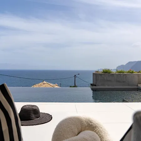 Guindaste I By An Island Sao Roque Do Faial