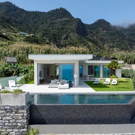 Guindaste I By An Island Villa *