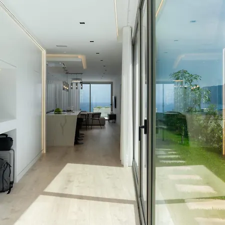 Villa Guindaste I By An Island *